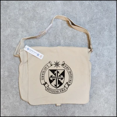 Beige Messenger Bag w/ Clip Closure and Dominica Motto
