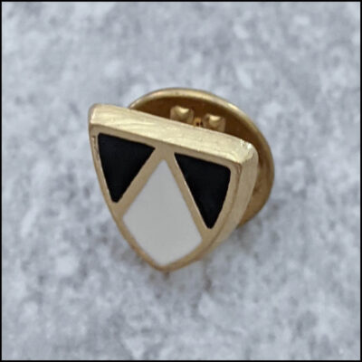 Pin: Small Dominican Shield